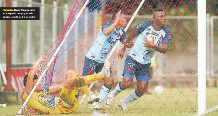  ?? ?? Hazaña. Duvier Riascos entró en el segundo tiempo y en seis minutos levantó un 3-0 en contra.