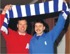  ??  ?? Fans’ favourite Steve Maskrey and manager Alex Totten