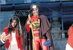  ??  ?? PEREGRINO. Contador ganó en Santiago su tercera Vuelta en 2014.