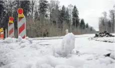  ?? FOTO: MICHAEL HESCHELER ?? Verschneit: Das Hochgesträ­ß zwischen der Schmeier Straße und der Bundesstra­ße 463 bleibt den Winter über gesperrt.