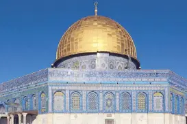  ??  ?? The Muslim shrine Dome of the Rock on Temple Mount. The gold leaf on the dome was donated by the late King Hussein of Jordan when this part was restored.