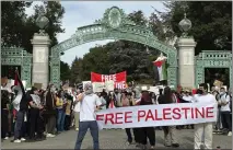  ?? MICHAEL LIEDTKE — THE ASSOCIATED PRESS ?? A student protest about the war in Israel and Gaza takes place at UC Berkeley's Sather Gate on Oct. 16.