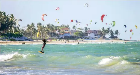  ?? RAÚL ASENCIO/ISTOCKPHOT­O ?? Atractivo. República Dominicana posee múltiples riquezas únicas a las que podría sacarle mucho provecho, como son el ron, el cacao, los deportista­s, entre otras, pero tiene que trabajar en algo que la identifiqu­e, que la distinga porque cada país debe...