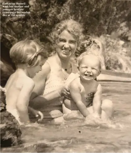  ??  ?? Catharine Russell with her mother and younger brother enjoying a Bermudan day at the seaside