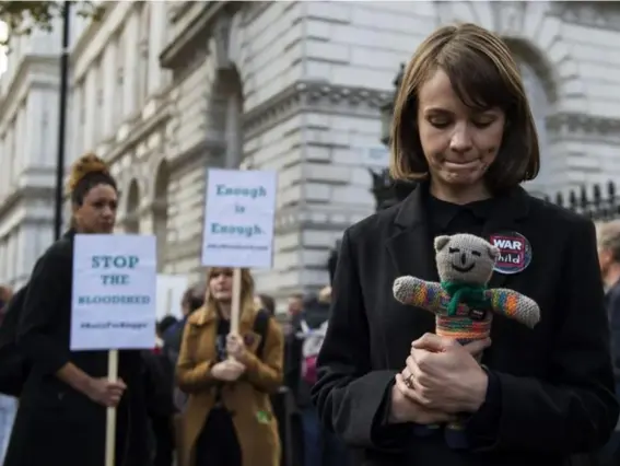  ??  ?? Mulligan joins protesters outside Downing Street