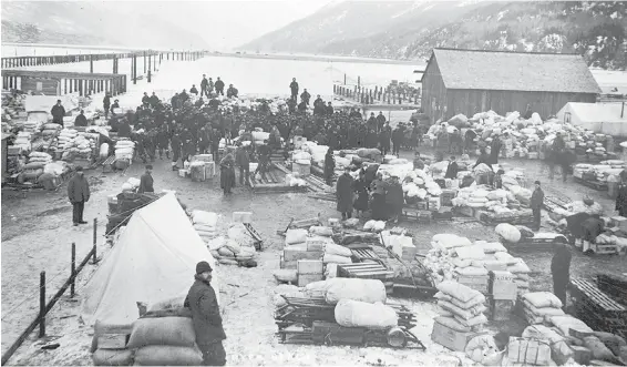  ??  ?? Dyea Beach, Alaska, 1897.