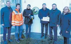  ?? FOTO: MARTIN BAUCH ?? Ein Defibrilla­tor wurde in Westhausen am evangelisc­hen Gemeindeha­us in Betrieb genommen.