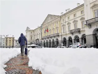  ?? Ansa ?? Il capoluogo Piazza Chanoux ad Aosta, poco meno di 35 mila abitanti