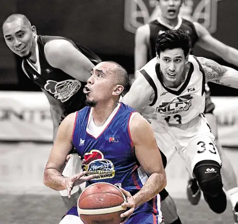  ?? —PHOTO COURTESY OF PBA IMAGES ?? HEALTHY CHOICE Paul Lee quits sugar-heavy coffee and brews his own drink.