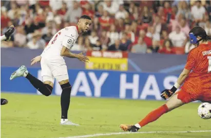  ?? Foto: dpa ?? Sevilla gewinnt 3:0 gegen Kopenhagen. Sevillas Youssef En-Nesyri (l) trifft zum 1:0.