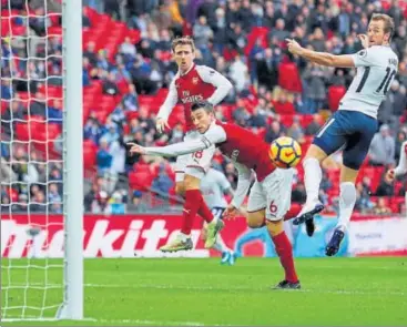  ?? REUTERS ?? Harry Kane (right) scored in the 49th minute against Arsenal on Saturday for his 101st Premier League goal.