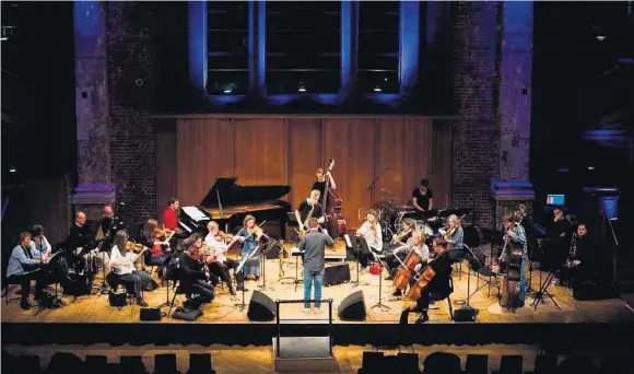  ?? CLAUDIA GRECO ?? Em casa. A London Sinfoniett­a durante apresentaç­ão no L.S.O. St Luke’s, centro musical da Orquestra Sinfônica de Londres, em 2016