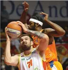  ?? LNP FOTO/BASKET RAVENNA/ZANI ?? Alessandro Simioni, 23 anni, centro di Ravenna