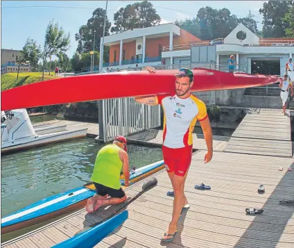  ?? FOTO: EFE ?? Saül Craviotto es el líder del potente equipo español de piragüismo, que desde hoy hasta el domingo compite en el Mundial de Portugal