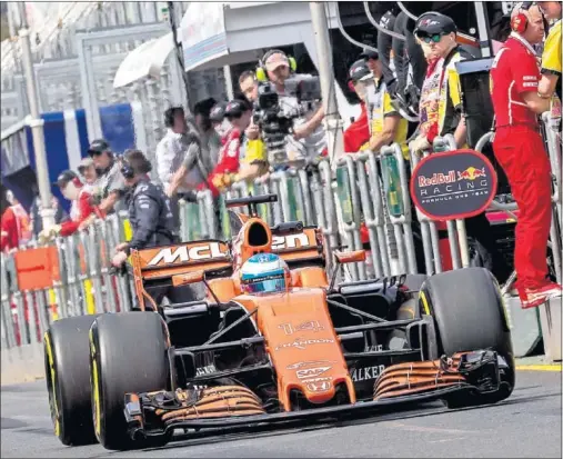 ??  ?? ESPERANZA. La llegada a Europa supone una motivación extra para el tándem McLaren Honda que espera ir mejorando carrera a carrera.