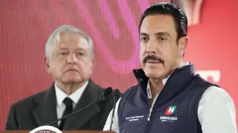  ??  ?? El gobernador de Hidalgo, Omar Fayad, actualizó las cifras en la segunda conferenci­a de prensa en Palacio Nacional.