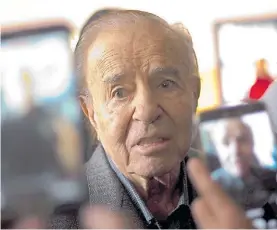  ??  ?? Ex presidente Menem. Casación confirmó su condena por las armas.