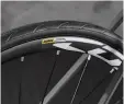  ??  ?? TOP The Potenza group shifts with typical Campagnolo efficiency ABOVE On hills, the Mavic Ksyrium Pro wheels feel lighter than 1770g