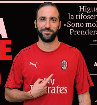  ??  ?? LA SUA MAGLIA Gonzalo Higuain, 30 anni, vestirà anche al Milan la numero 9