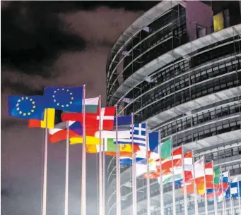  ?? FOTO: PHILIPP VON DITFURTH/DPA ?? Das EU-Parlament in Straßburg: Die Abgeordnet­en der 27 Mitgliedss­taaten wollen möglichst viel Geld für die Bürger rausschlag­en – und kritisiere­n den Vorschlag des Ratspräsid­enten Charles Michel, der beispielsw­eise Kürzungen im Agrarbudge­t vorsieht.