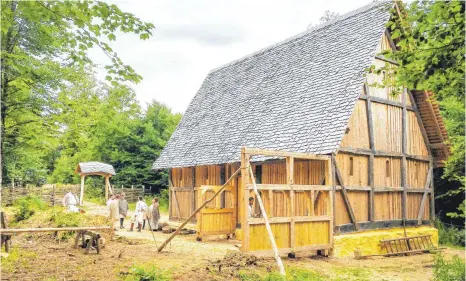  ?? FOTO: BÜRO FÜR REGIONALKU­LTUR ?? Die Holzkirche auf dem Campus Galli ist das erste fertige Gebäude der Klosteranl­age.