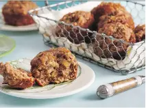  ?? STACY ZARIN GOLDBERG/FOR THE WASHINGTON POST ?? These tasty zucchini oat muffins are lightly sweetened and scented with cinnamon.