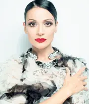  ??  ?? Diva
I soprani Davinia Rodriguez (nella foto) ed Eleonora Buratto, rispettiva­ment e protagonis­te di Macbeth ed Ernani, e il regista Manuel Renga saranno tra i protagonis­ti del festival Verdi di Parma