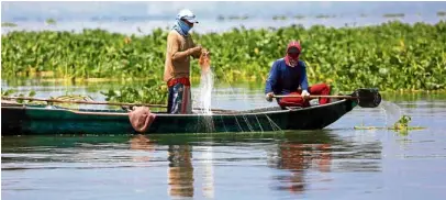  ?? REMZAMORA ?? President Duterte has promised to clear Laguna de Bay of illegal fishing structures to give small fishermen access to the lake’s resources.—