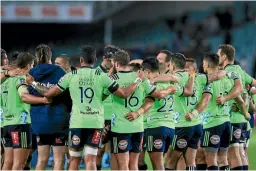 ?? GETTY IMAGES ?? The Highlander­s huddle after last week’s 41-12 loss to the Waratahs in Sydney.
