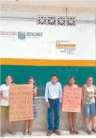  ?? ?? Pobladores de Oaxaca protestaro­n en marzo por falta de granos.
