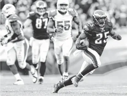 ?? GETTY IMAGES ?? Philadelph­ia Eagles running back LeSean McCoy led the league in rushing last year, but he got off to a slow start this season. He faces the No. 2-ranked Cardinals rush defense today.