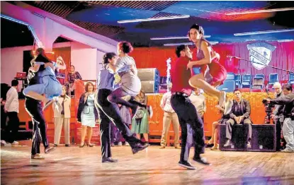  ?? FOTOS: SWING MÉXICO ?? El lindy hop es el baile que acompaña a la música de este género.