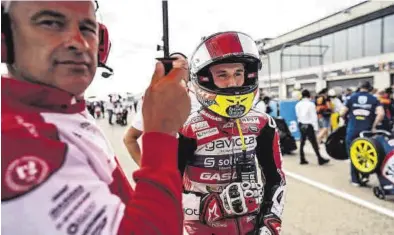  ?? GASGAS ASPAR TEAM ?? Sergio García Dols, en la parrilla de salida durante una de las pruebas del Mundial de Moto3 de este año.