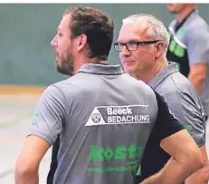  ?? FOTO: BLAZY (ARCHIV) ?? Sind zuversicht­lich, dass es nach der Krise eine „normale“Handballsa­ison geben wird: Jürgen Tiedermann (rechts) und André Loschinski.