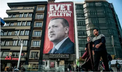  ?? BULENT KILIC |AFP ?? Relações bilaterais entre Alemanha e Turquia atravessam mau momento com o aproximar do referendo convocado por Recep Erdogan