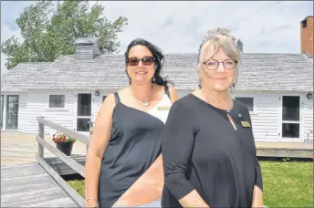  ?? ANDREW WAGSTAFF/SALTWIRE NETWORK ?? Communitie­s in Bloom judges Colleen Stockford (left) and Susan Ellis have spent three days in Pugwash, evaluating the efforts made in the community since 2014, when it was named the top village in Canada.