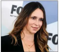  ?? Abaca Press/TNS/DENNIS VAN TINE ?? Jennifer Love Hewitt stars in Fox’s hit drama 9-1-1.