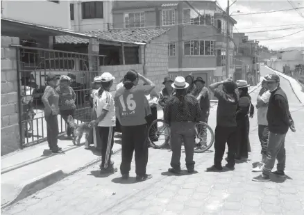  ??  ?? SITUACIÓN. Los comuneros piden que se les permita seguir utilizando el camino.