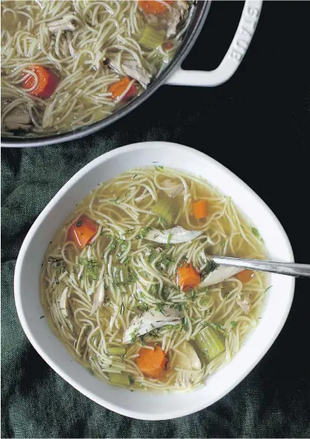  ?? PHOTOS: DEB PERELMAN ?? Food blogger Deb Perelman’s chicken noodle soup is just like Grandma used to make.