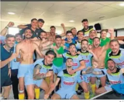  ?? H. I. ?? Los jugadores del San Roque celebrando la victoria en Gerena.