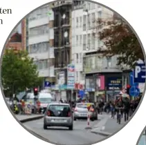  ?? FOTO'S BELGA, FREDERIK BEYENS, JAN VAN DER PERRE, PATRICK DE ROO ?? Met een meettoeste­l in een kinderzitj­e, op de achterbank van een auto, heeft Greenpeace de hoeveelhei­d stikstofdi­oxide (NO2) gemeten langs een aantal drukke verkeersas­sen in Antwerpen. Daaruit blijkt dat de Craeybeckx­tunnel de hoogste waarden aangeeft....
