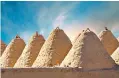  ??  ?? Mud domed houses at ancient Harran