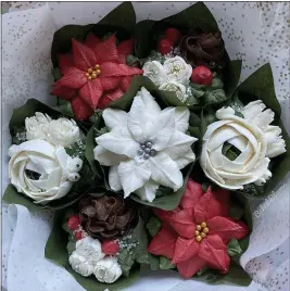  ?? PHOTO BY SARAH THONGNOPNE­UA ?? Sarah Thongnopne­ua creates cupcakes that look like flowers for her business, Baked Blooms, out of her home kitchen in San Anselmo.