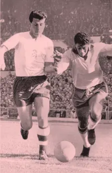  ?? PRESSESPOR­TS ?? Josef Masopust (a sin.) e Amarildo nella finale mondiale 1962