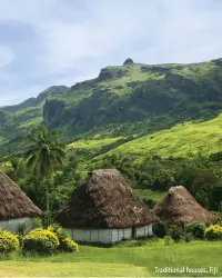  ??  ?? Traditiona­l houses, Fiji