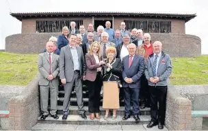  ?? (Pic: Anglesey Council) ?? Cllr Llinos Medi presenting the keys to Holyhead Park to the Mayor of Holyhead, Cllr Ann Kennedy, on Monday.