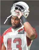  ?? ROB SCHUMACHER/AZCENTRAL SPORTS ?? Cardinals rookie linebacker Haason Reddick (above) has been matching up vs. running back David Johnson during practice and has been showing progress.