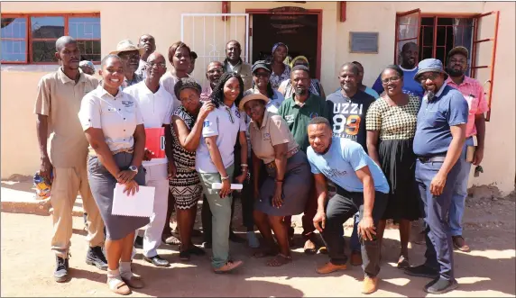  ?? Photo: George Sanzila ?? Oversight… Members of the committee together with committee members of the #Khoadi //Hoas conservanc­y.