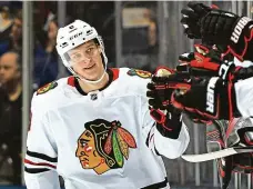  ?? Foto: Getty Images ?? První sezona v NHL Útočník Dominik Kubalík se v Chicagu rychle prosadil.