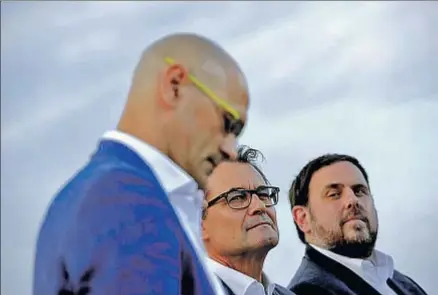 ?? ÀLEX GARCIA / ARCHIVO ?? Raül Romeva, Artur Mas y Oriol Junqueras, el triunvirat­o de Junts pel Sí